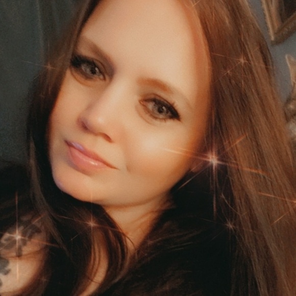 Meet your Posher, Lisa - Picture 1 of 1